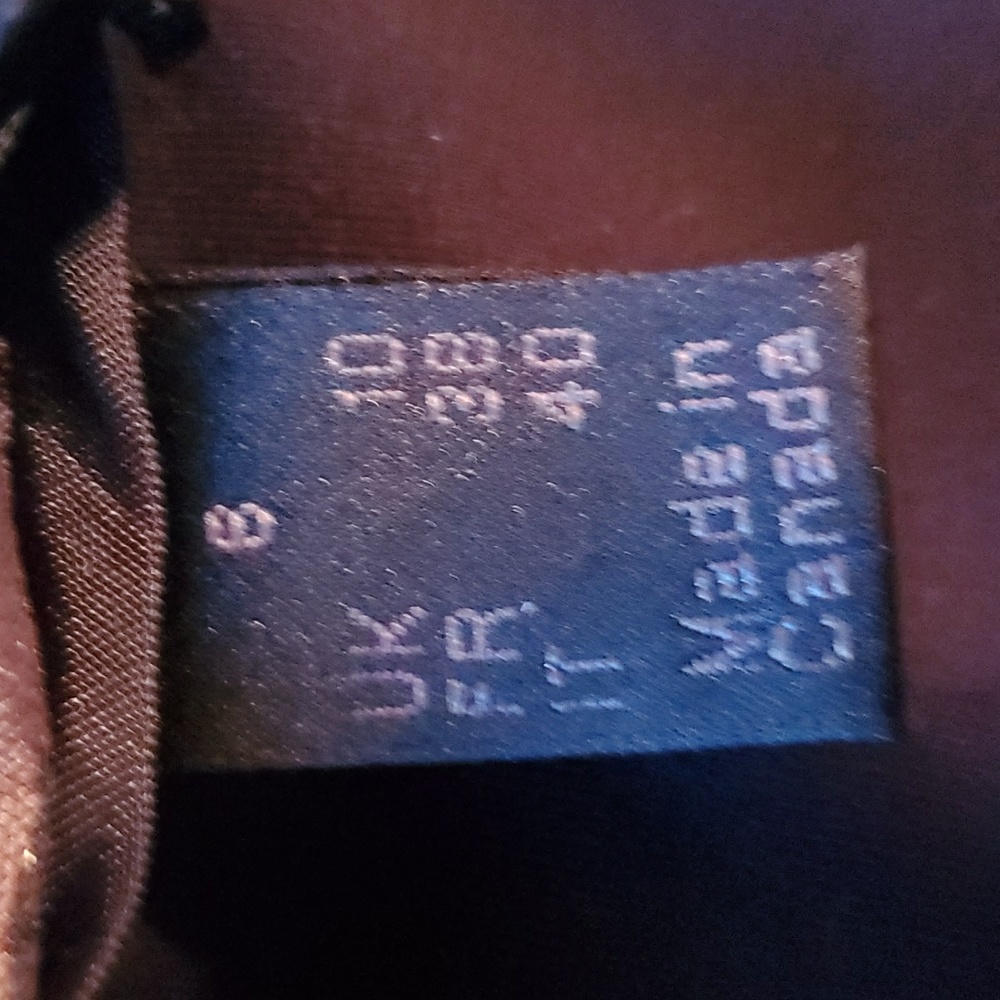 Danier black leather skirt - Picture 7 of 9